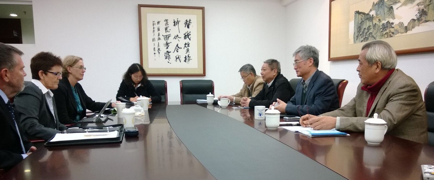 澳洲昆士兰科技大学教育学院院长一行访问基金会
          